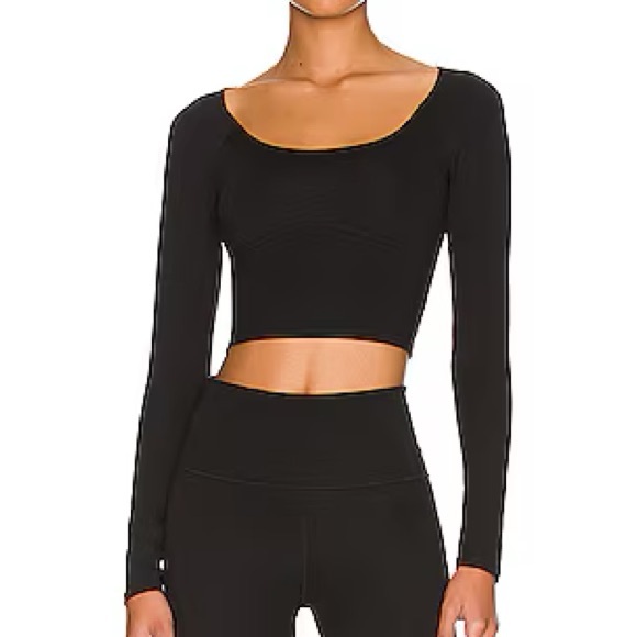 MoveWell Leo Long Sleeve Top in Black
WELLBEING + BEINGWELL
Color: Black - Picture 1 of 1